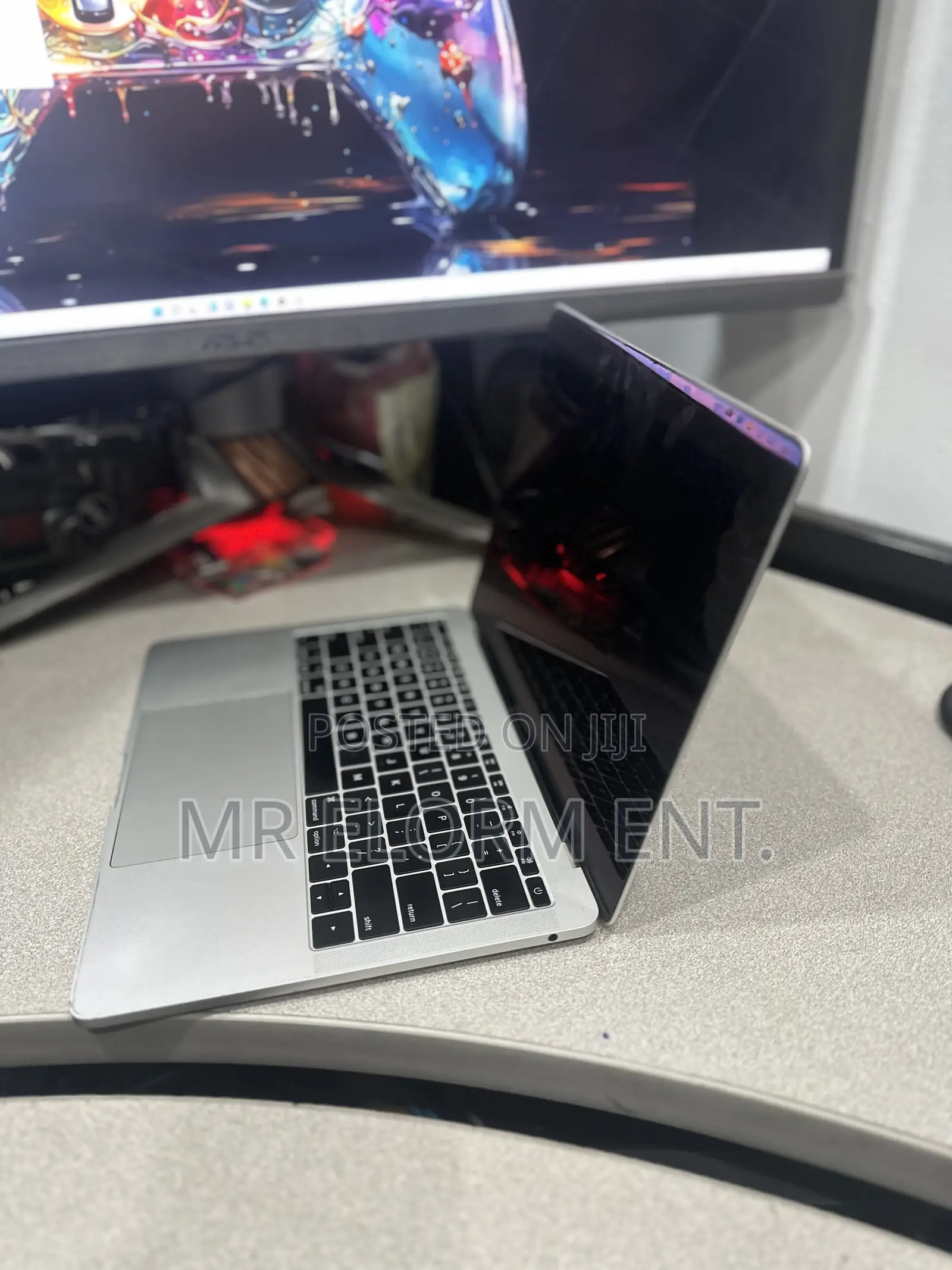 Laptop Apple MacBook Pro 2017 16GB Intel Core i5 SSD 256GB