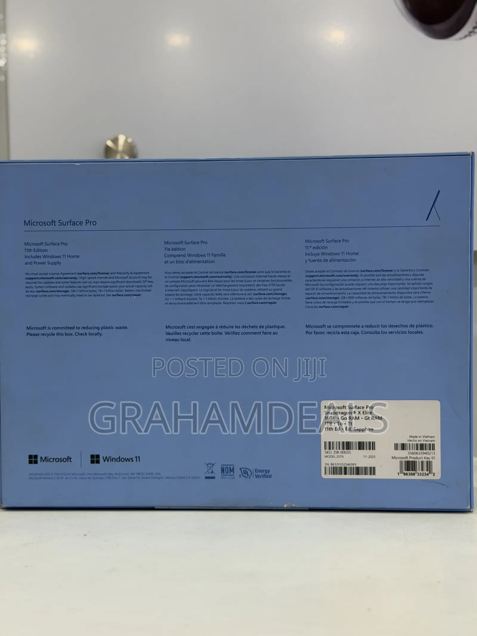 New Microsoft Surface Pro 11th Edition, a Copilot+ PC 16GB SSD 1T