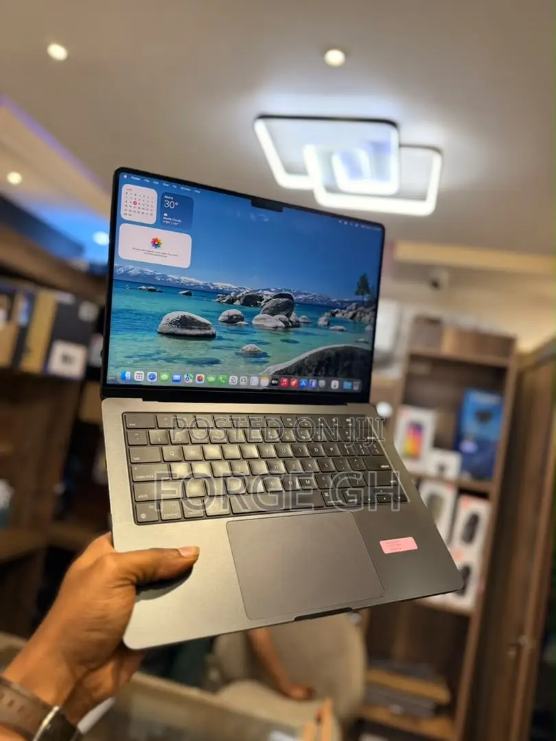 Laptop Apple MacBook Pro 2023 M3 Pro 18GB Apple M3 Pro SSD 512GB