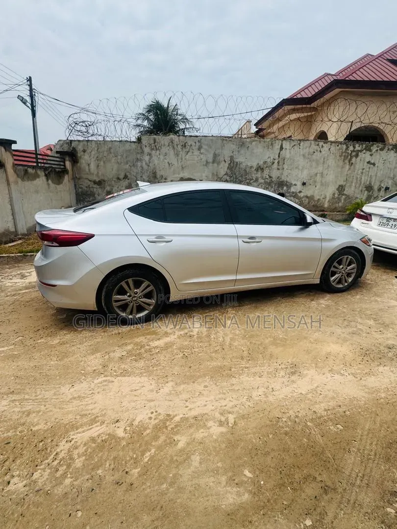 Hyundai Elantra 2017 White