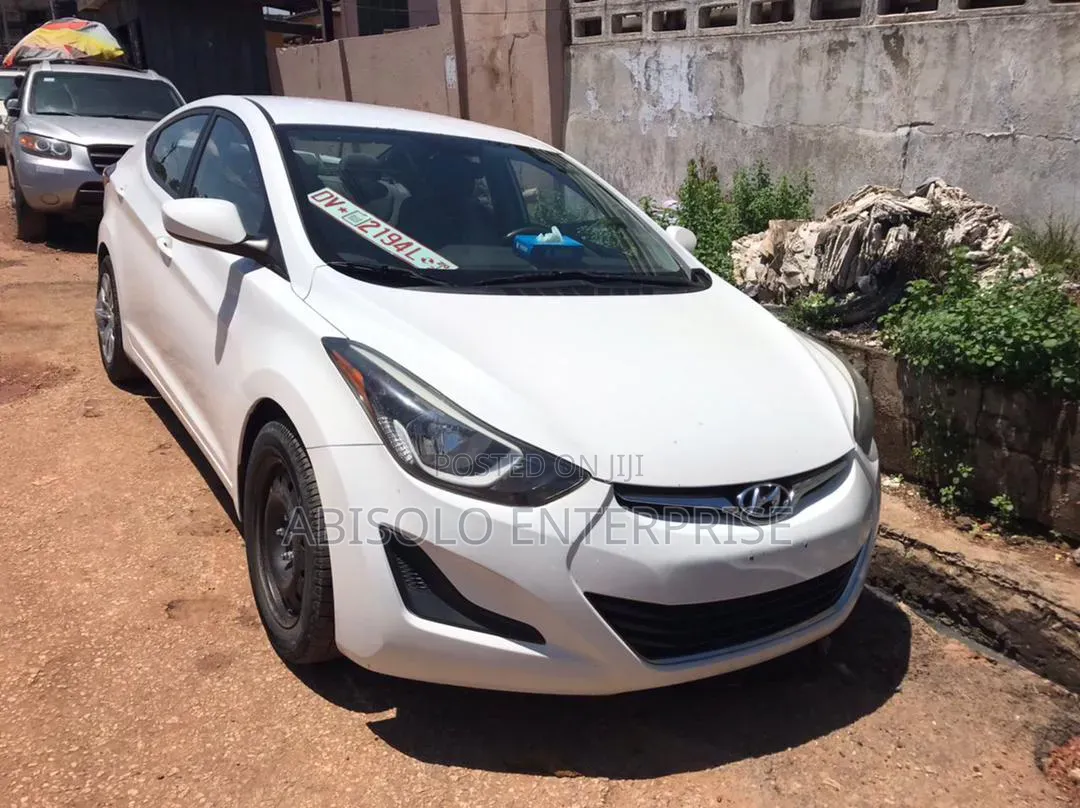 Hyundai Elantra Limited 4dr Sedan (1.8L 4cyl 6A) 2014 White