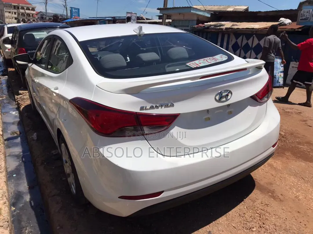 Hyundai Elantra Limited 4dr Sedan (1.8L 4cyl 6A) 2014 White