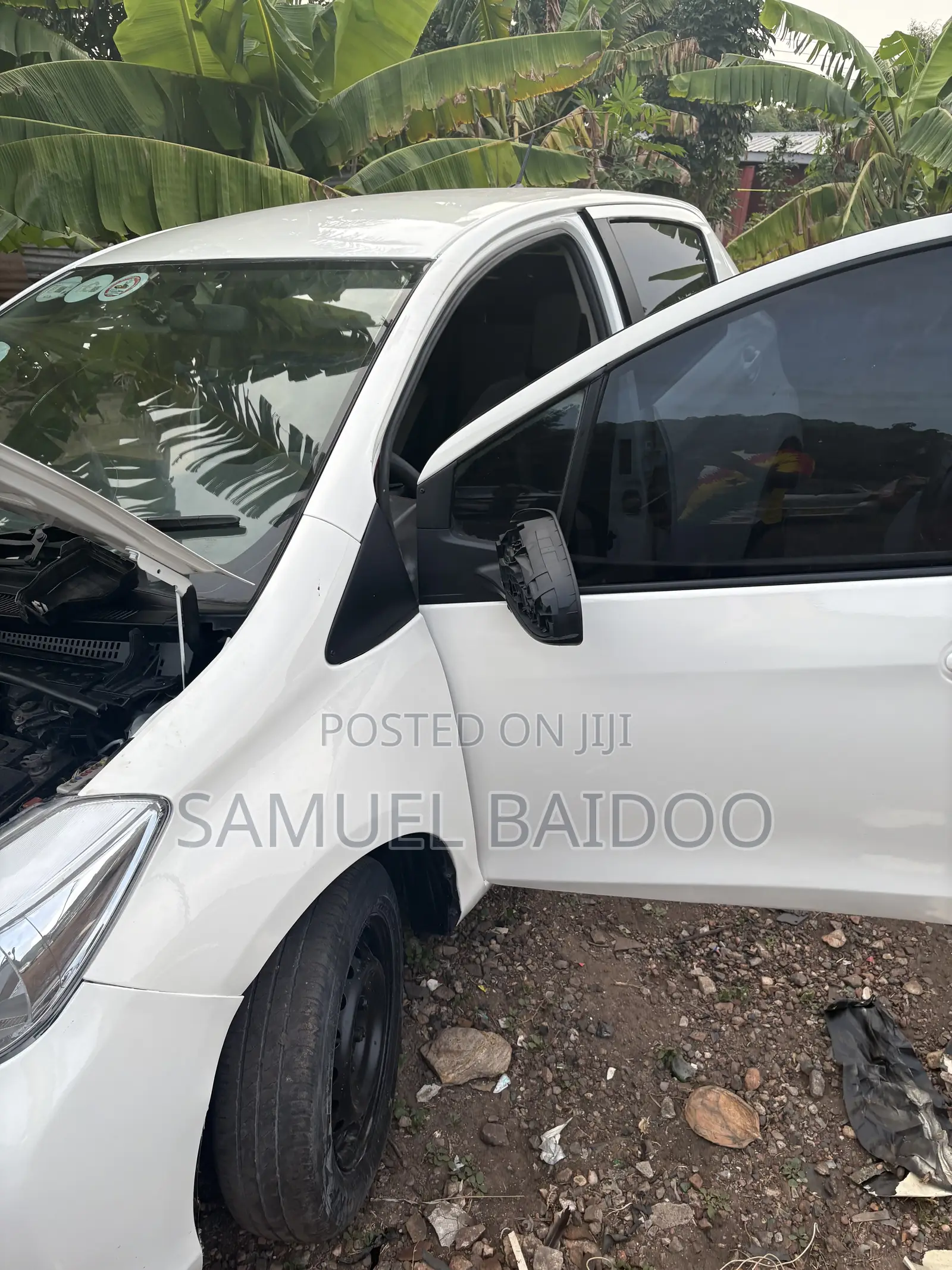 Toyota Vitz 2012 White