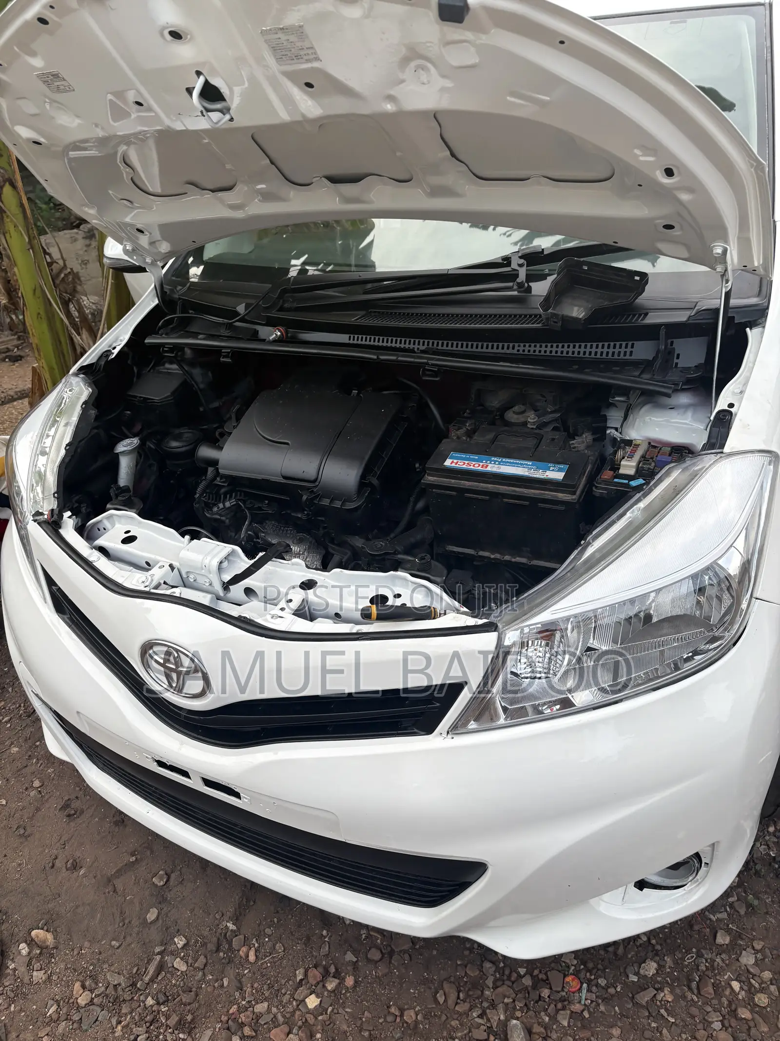 Toyota Vitz 2012 White