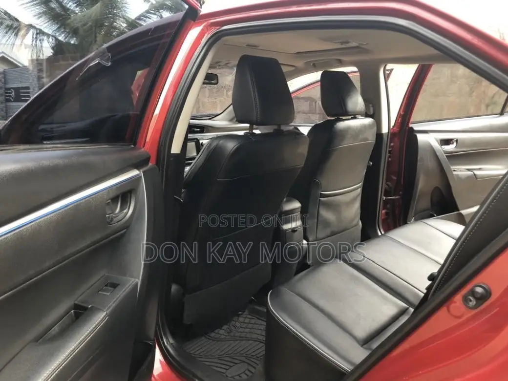 Toyota Corolla S w/Special Edition Pkg (1.8L 4cyl CVT) 2016 Red