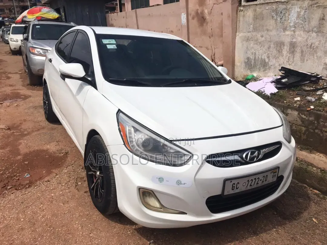 Hyundai Accent SE 2013 White