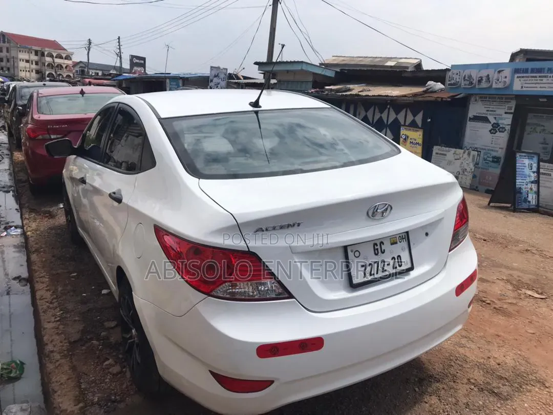 Hyundai Accent SE 2013 White