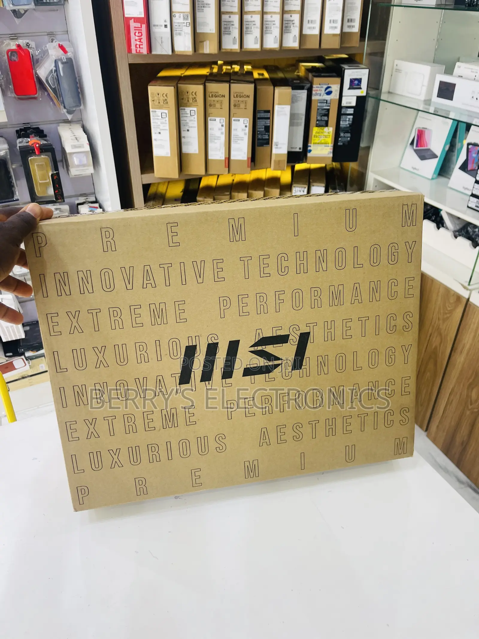 New Laptop MSI 32GB Intel Core Ultra 9 SSD 1T