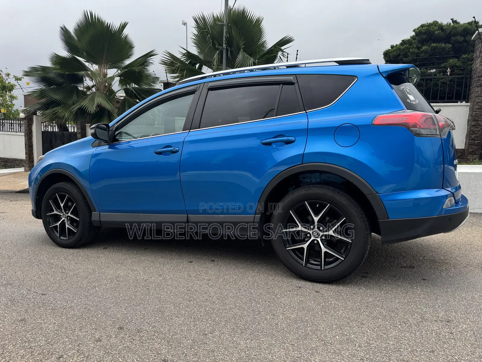 Toyota RAV4 SE AWD (2.5L 4cyl 6A) 2016 Blue