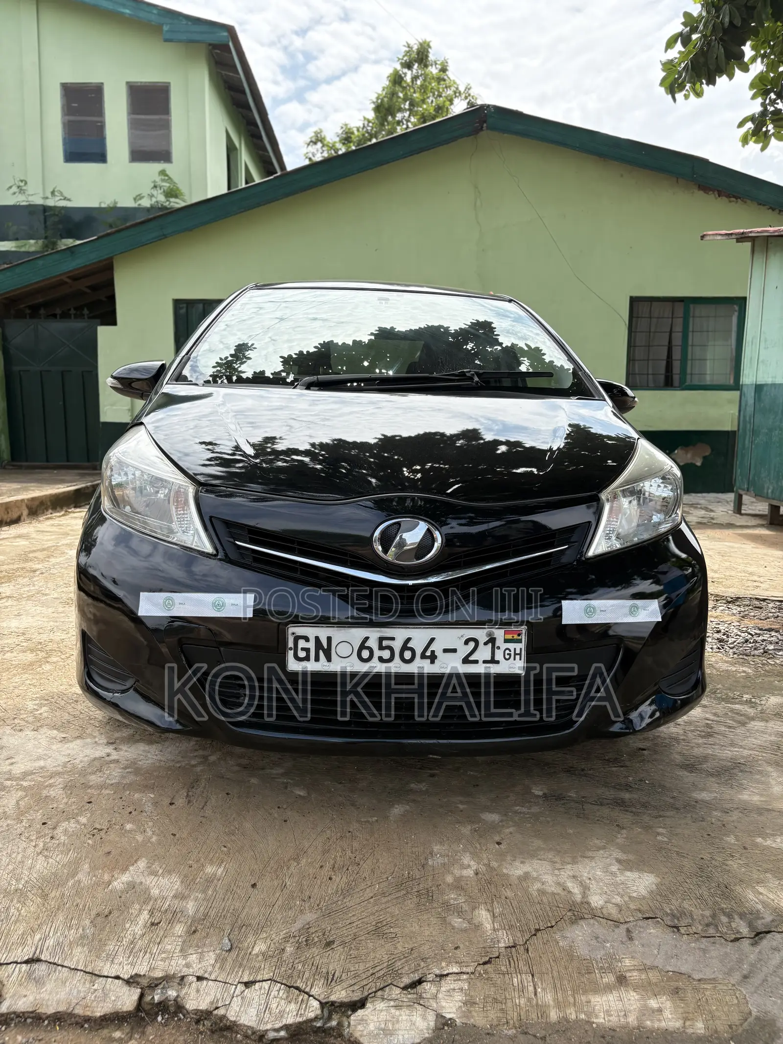 Toyota Vitz 2012 Black
