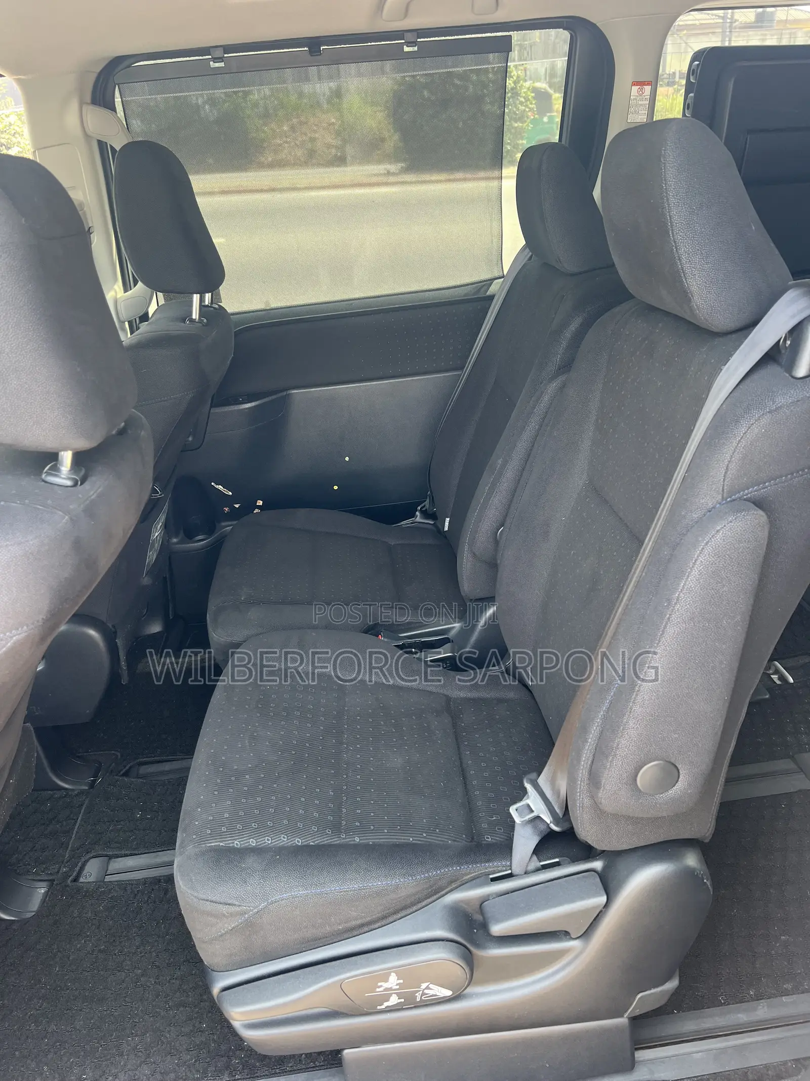 Toyota Voxy 2015 Silver
