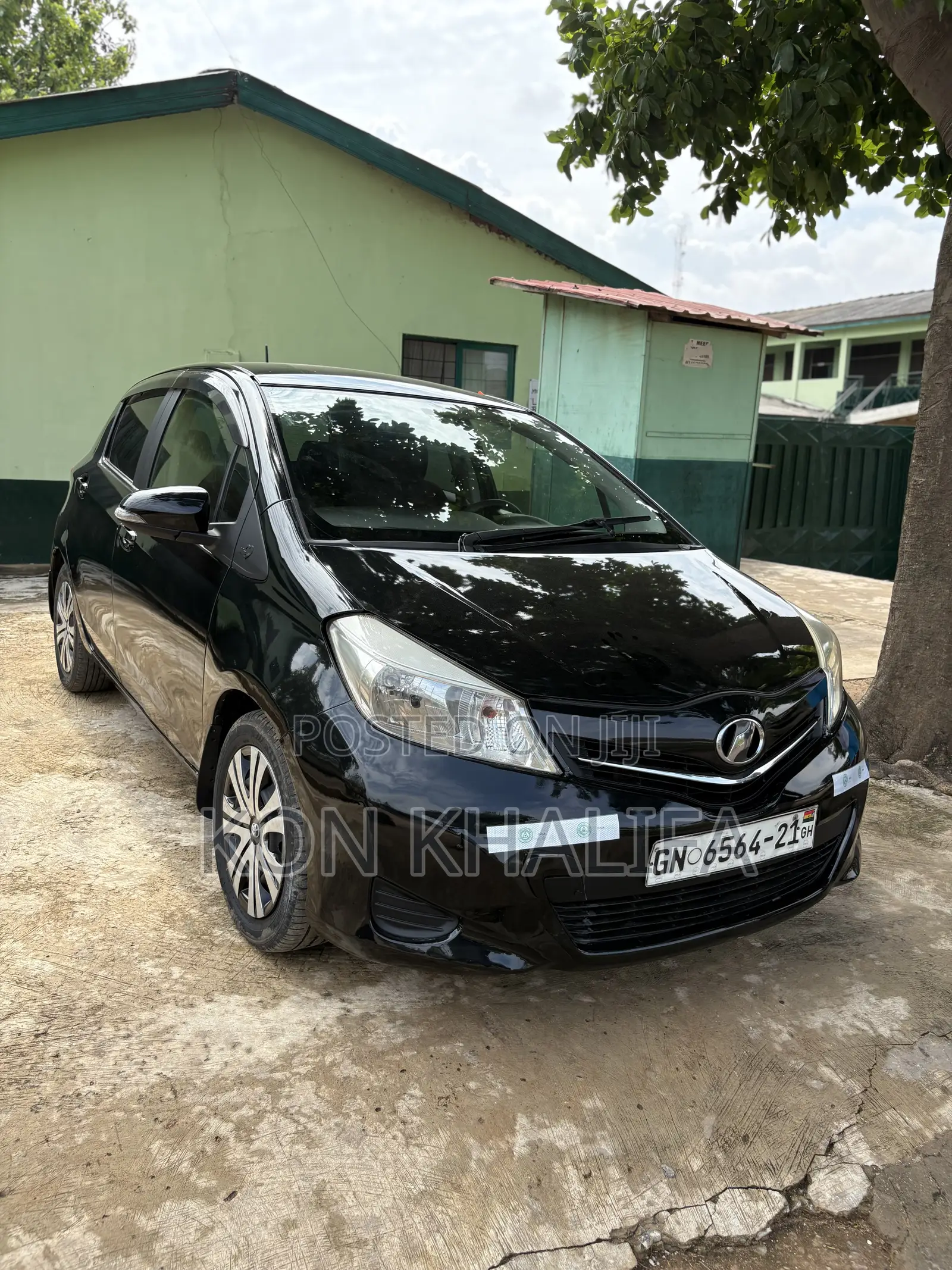 Toyota Vitz 2012 Black