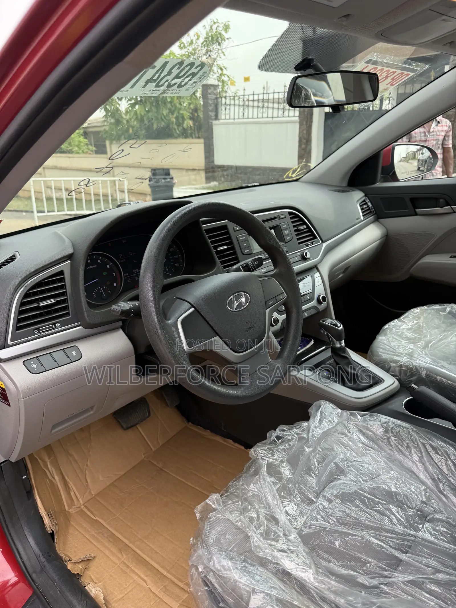 Hyundai Elantra SE Sedan FWD (2.0L 4cyl 6M) 2017 Red