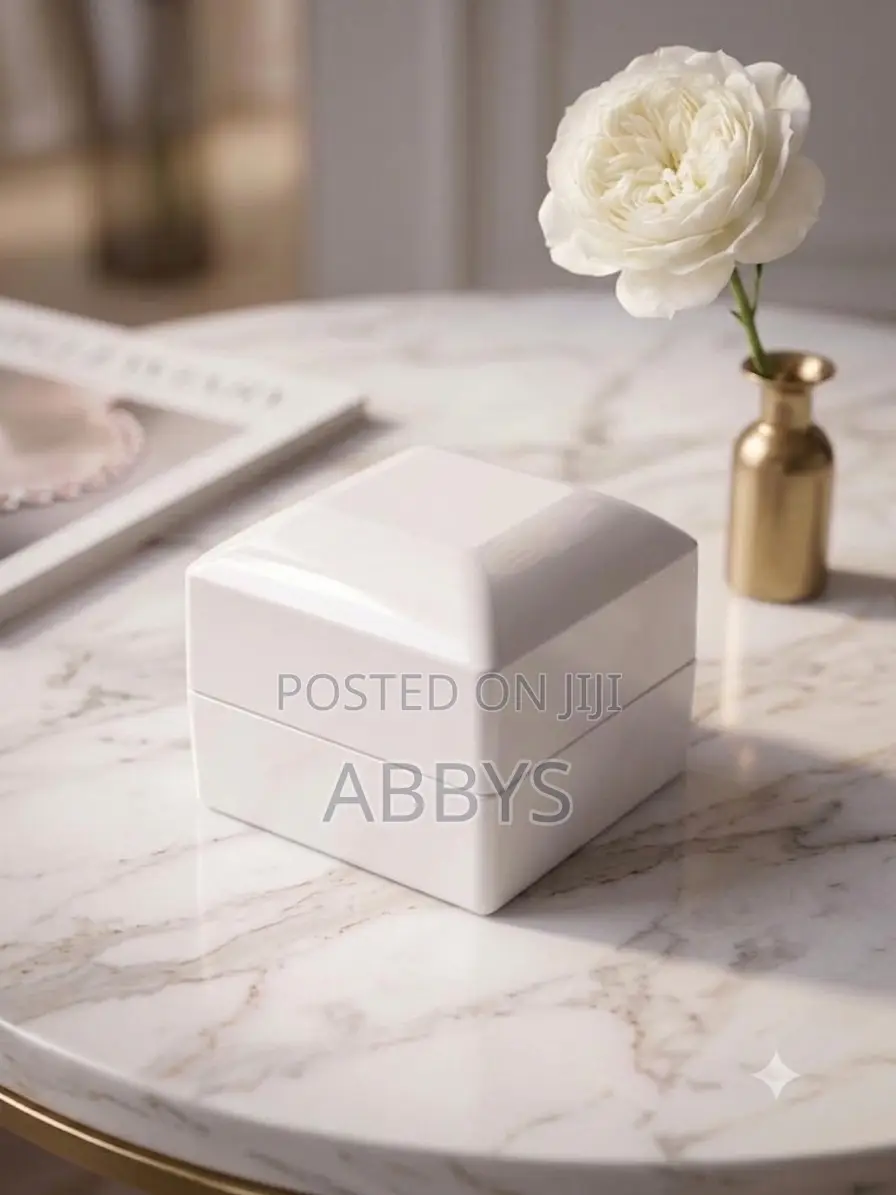 White Gloss Led Ring Case