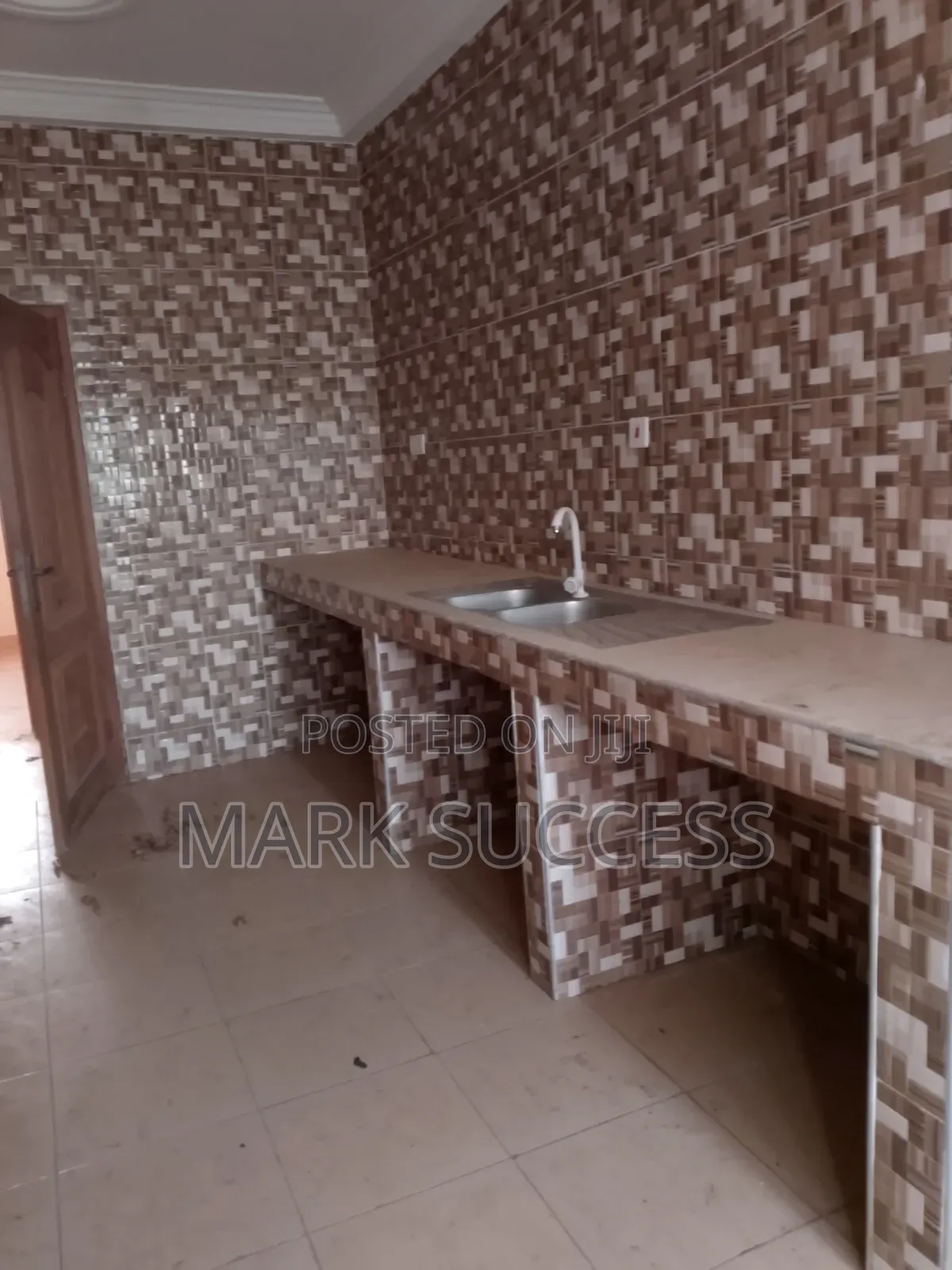 3bdrm Apartment in West Hills Mall Area for rent