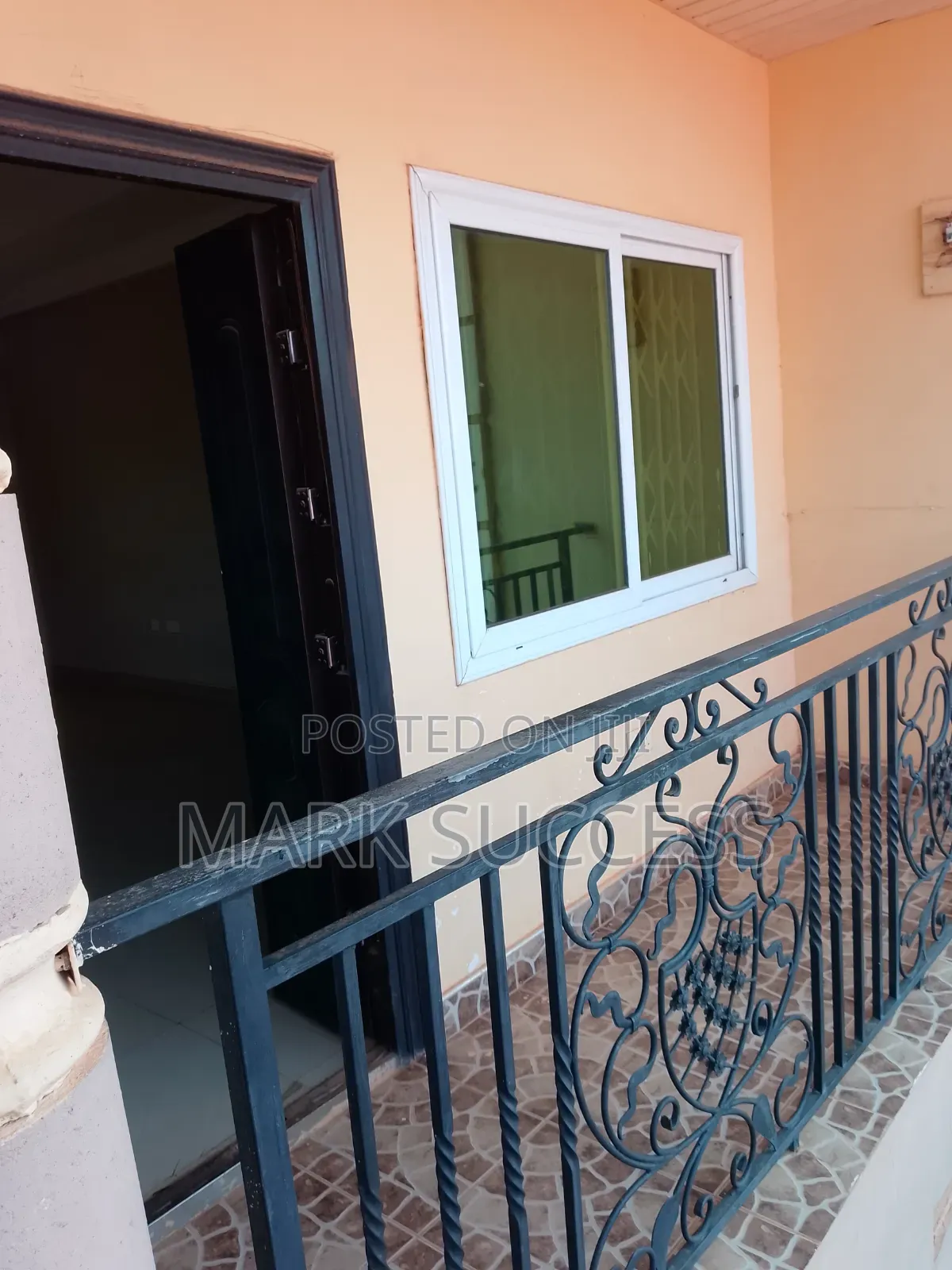 1bdrm Apartment in West Hills Mall Area for rent