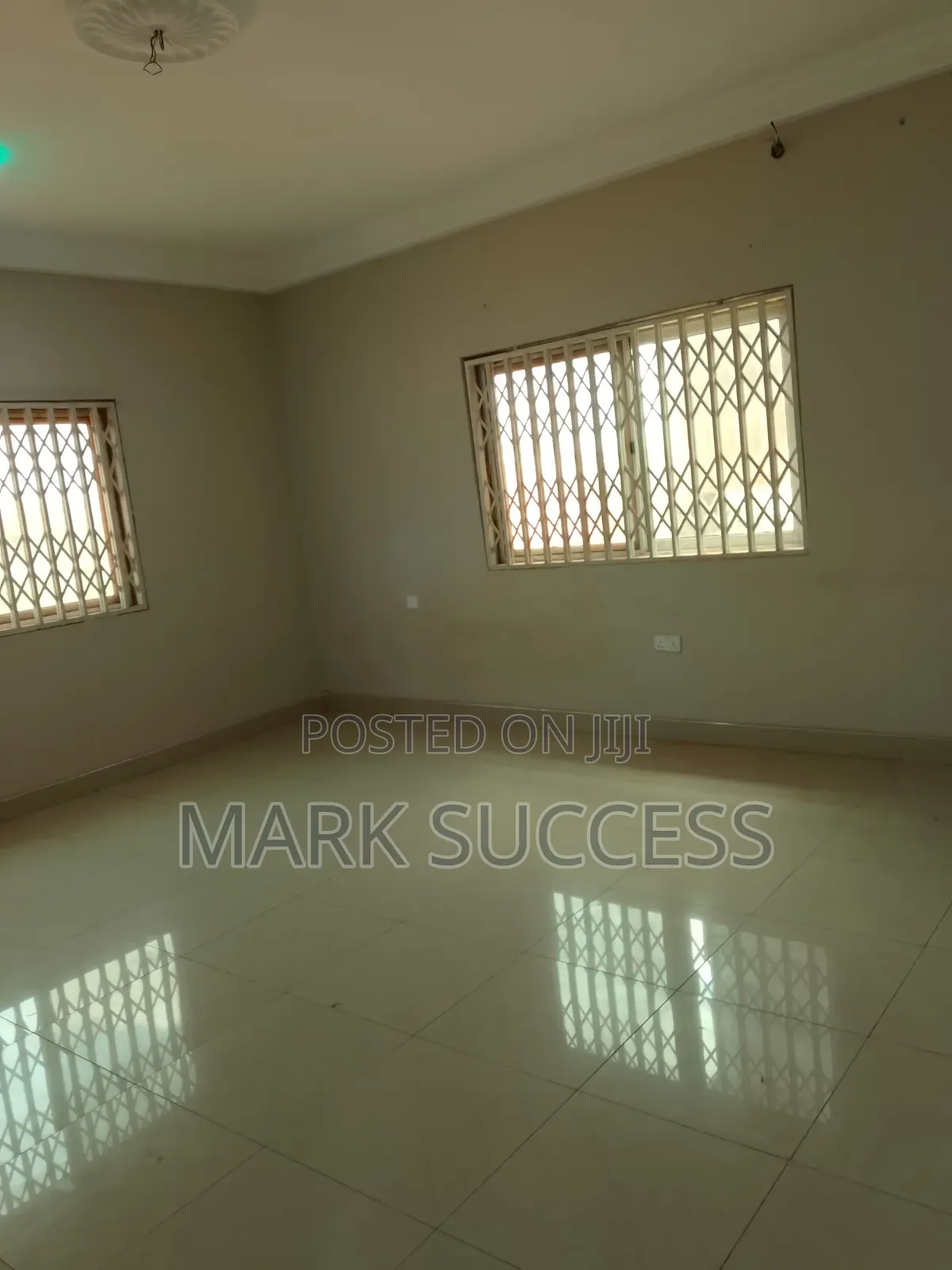 1bdrm Apartment in West Hills Mall Area for rent