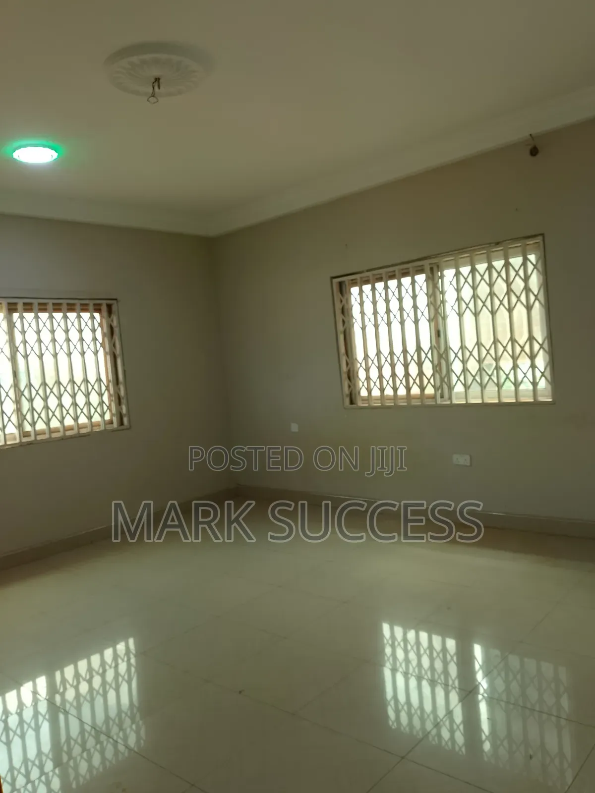 1bdrm Apartment in West Hills Mall Area for rent