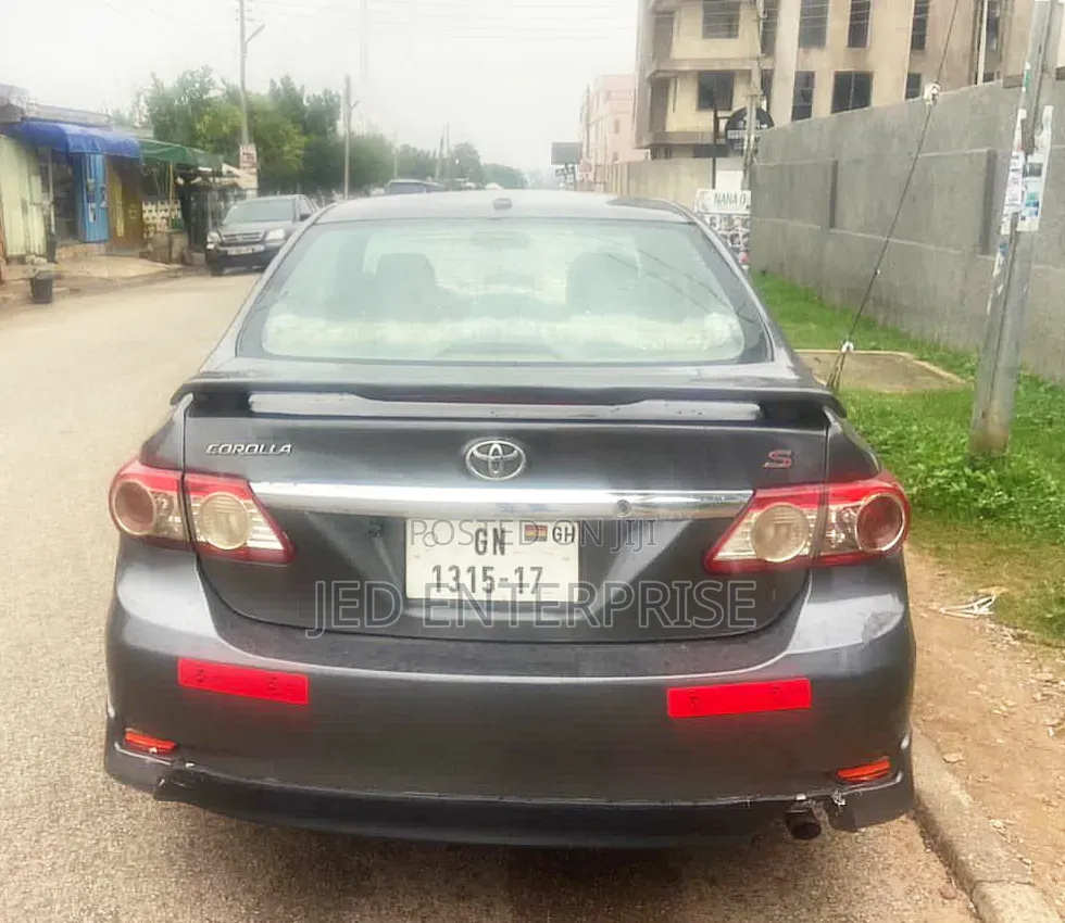 Toyota Corolla 2013 Gray