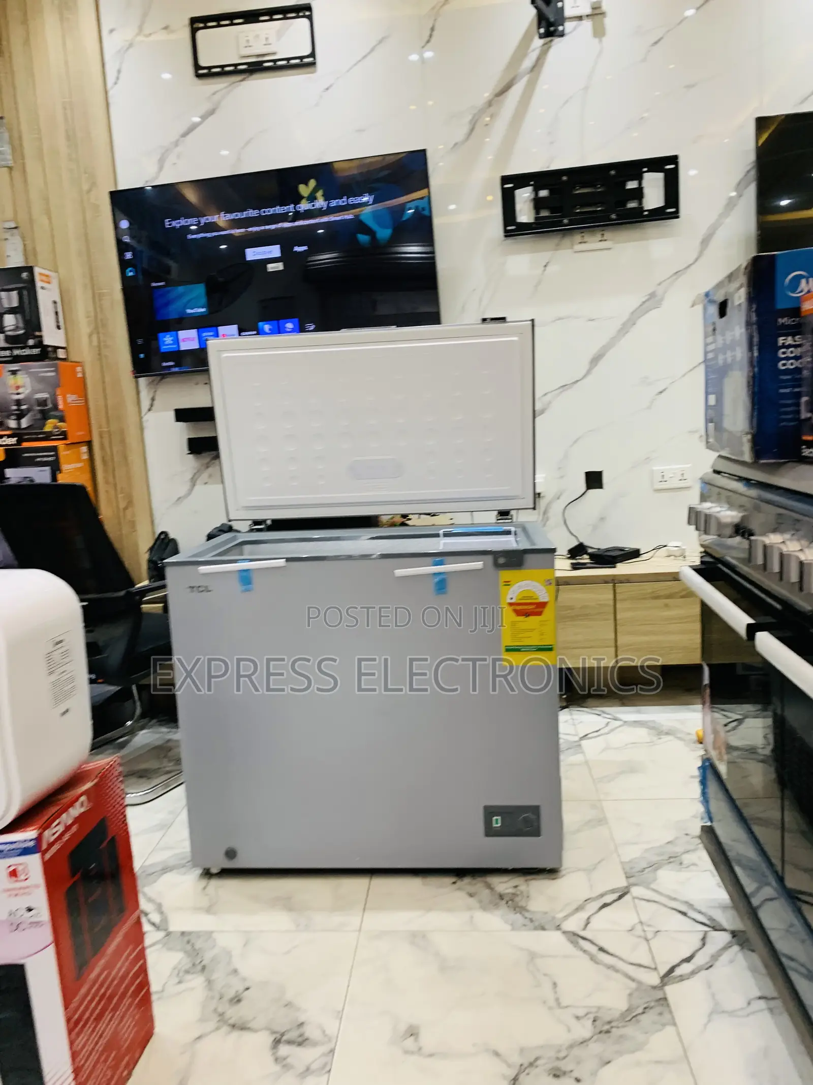 Spectacular Performance Chest Grey TCL 200lts Freezer