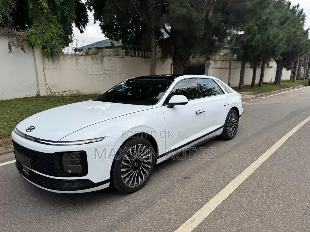 Hyundai Grandeur 2025 White