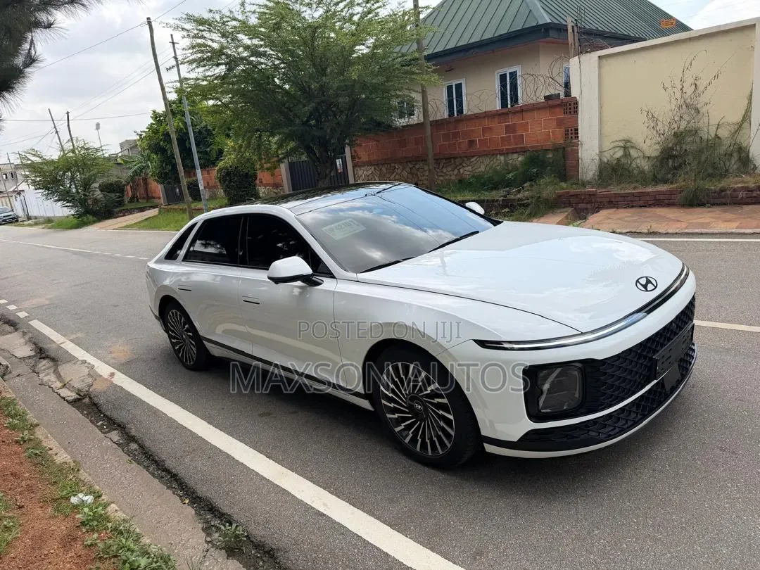 Hyundai Grandeur 2025 White
