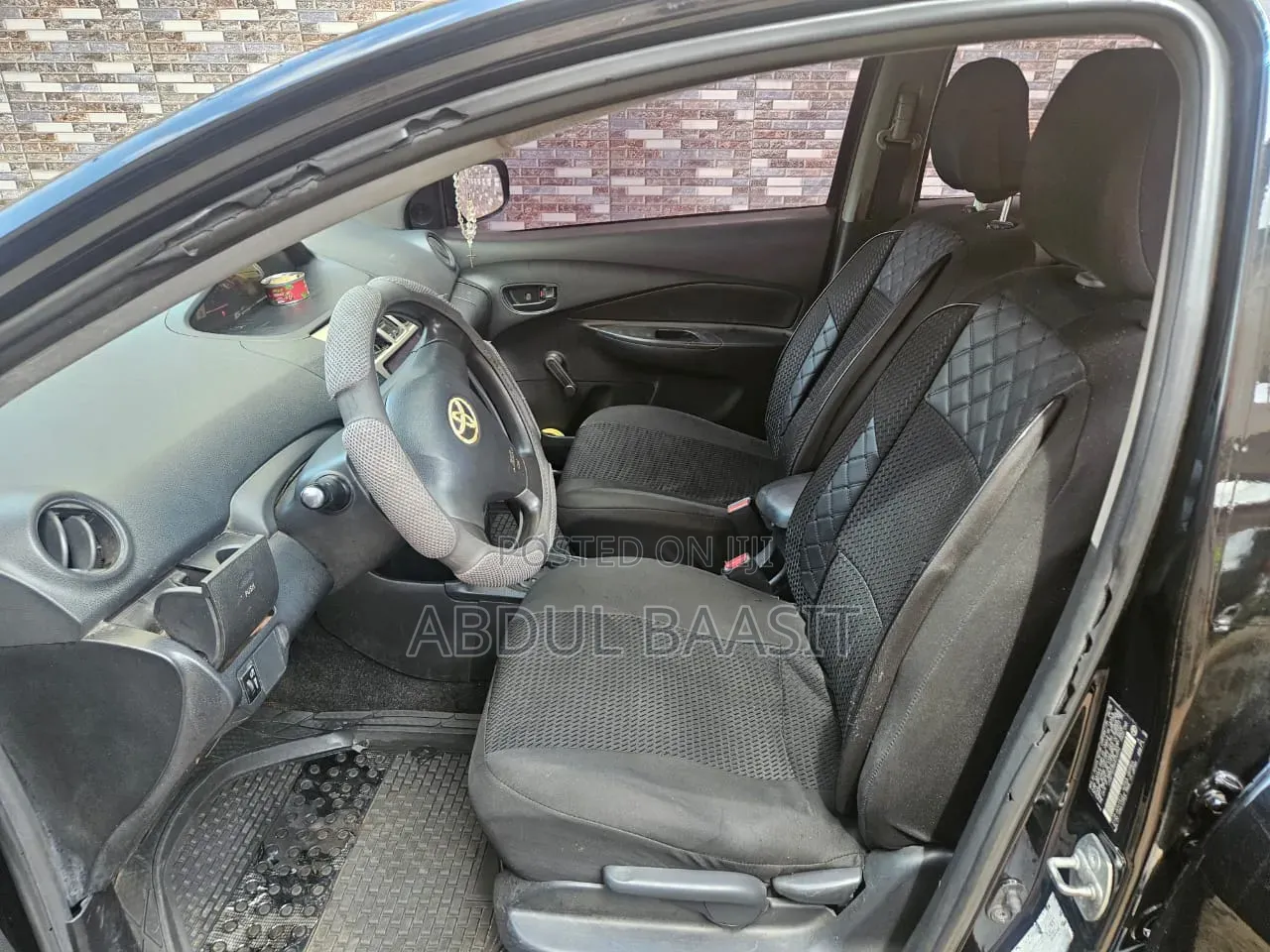 Toyota Yaris Base Hatchback 5dr 2010 Black