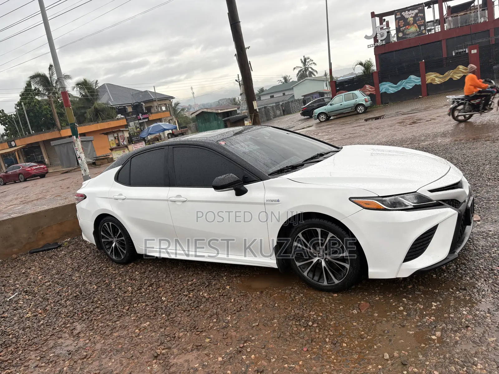 Toyota Camry 2019 White