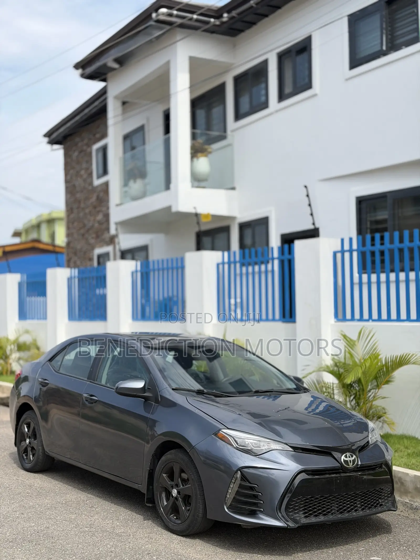 Toyota Corolla LE (1.8L 4cyl 2A) 2019 Gray