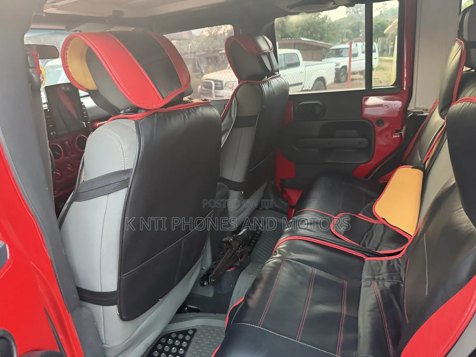 Jeep Wrangler Unlimited Sahara 4dr SUV 4WD (3.6L 6cyl 6M) 2015 Red