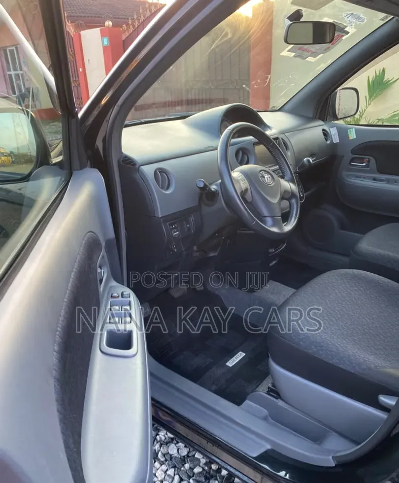 Toyota Sienta 2014 Black