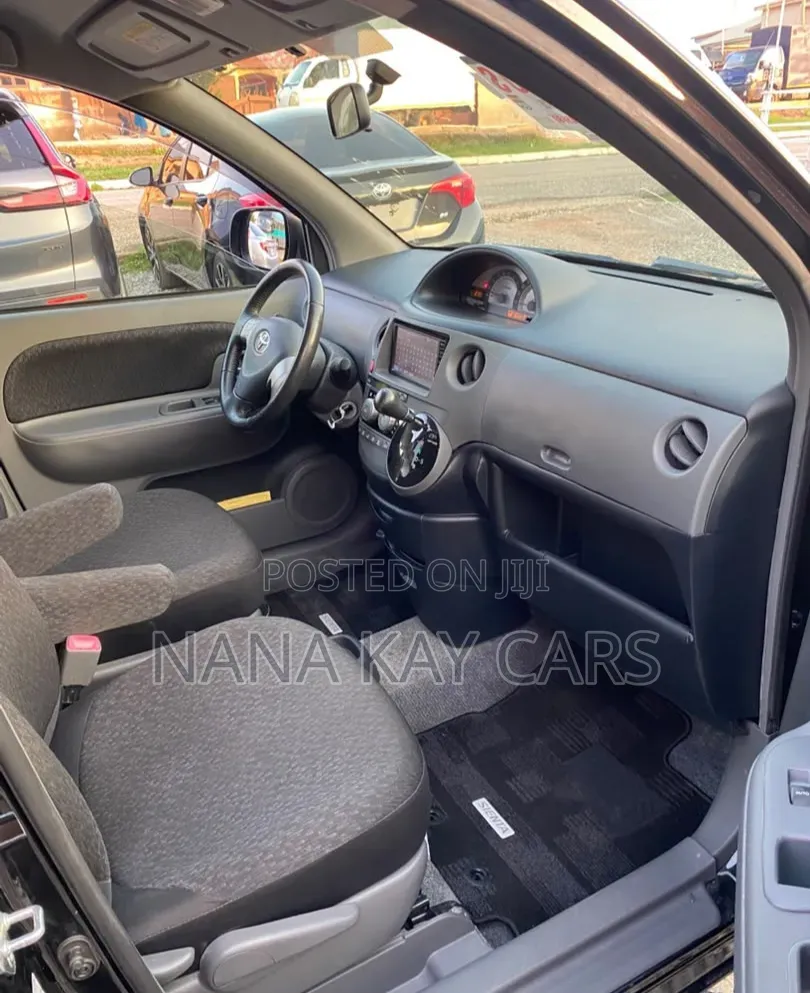 Toyota Sienta 2014 Black