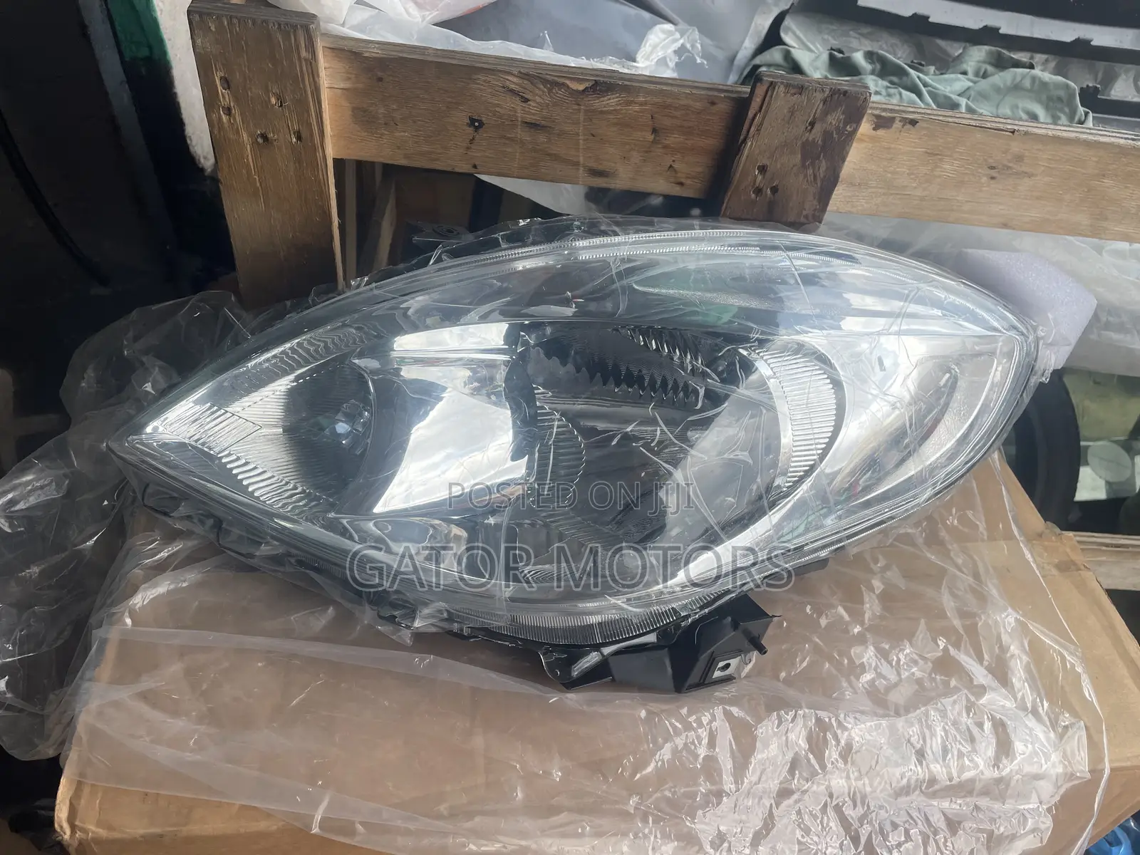Nissan Versa Sunny Almera 2012 2013 2014 Headlight (Pair)