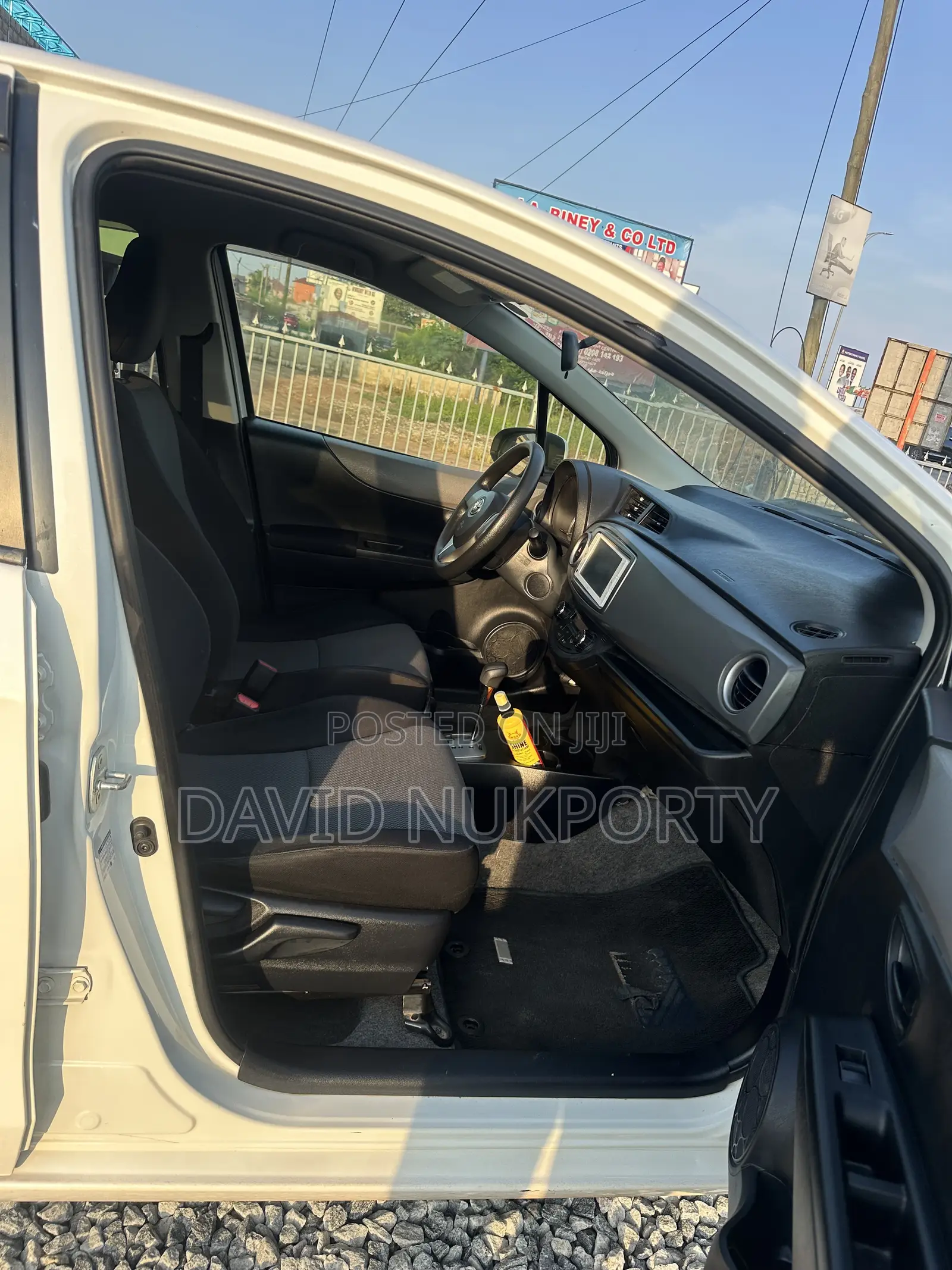 Toyota Vitz 2013 White