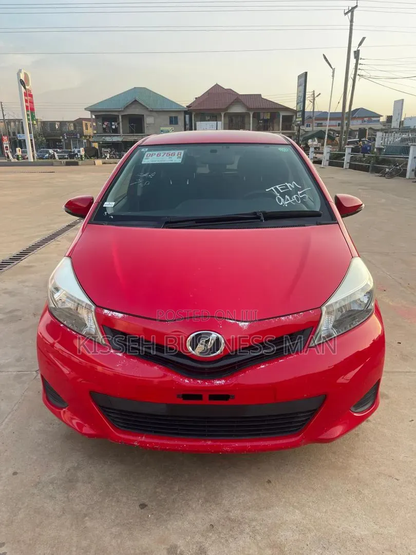 Toyota Vitz 1.3 FWD 5dr 2014 Red