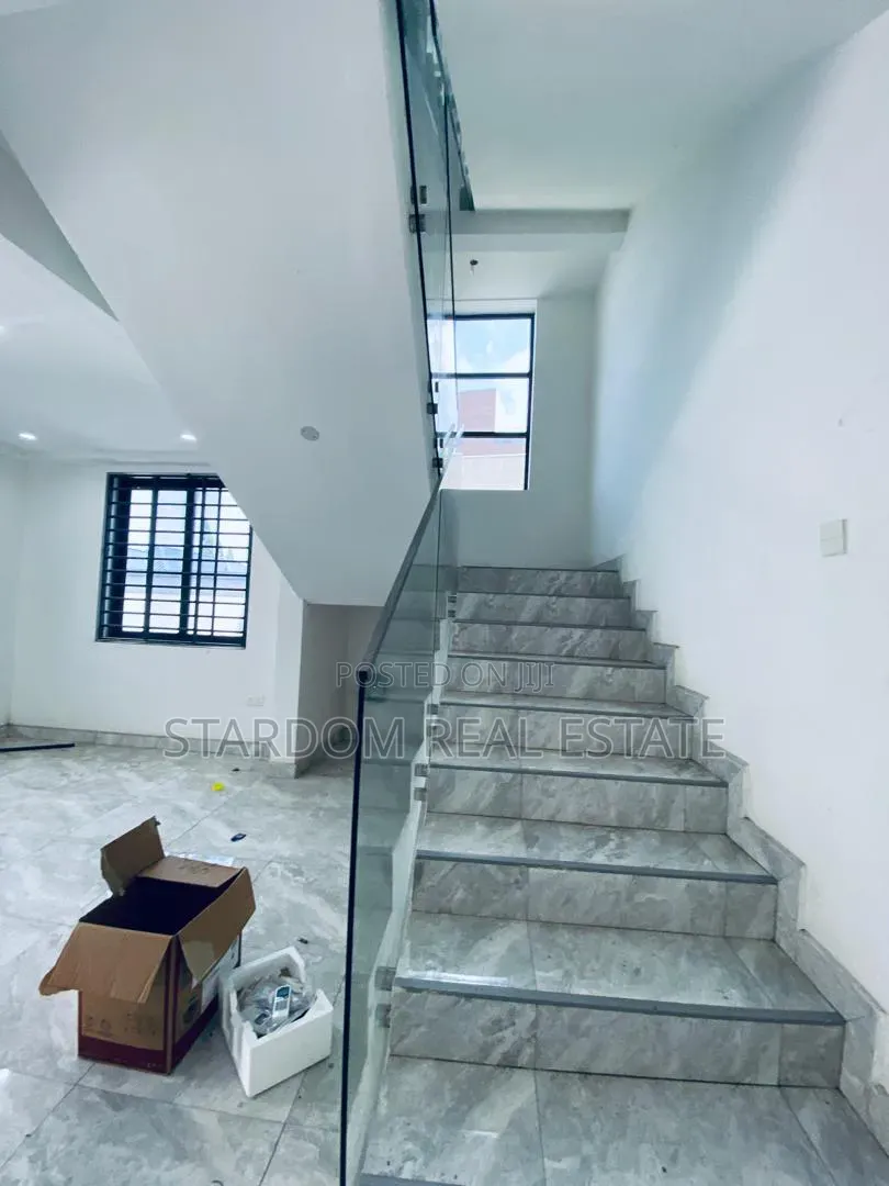 5bdrm Duplex in Adjiringanor, Ability for rent