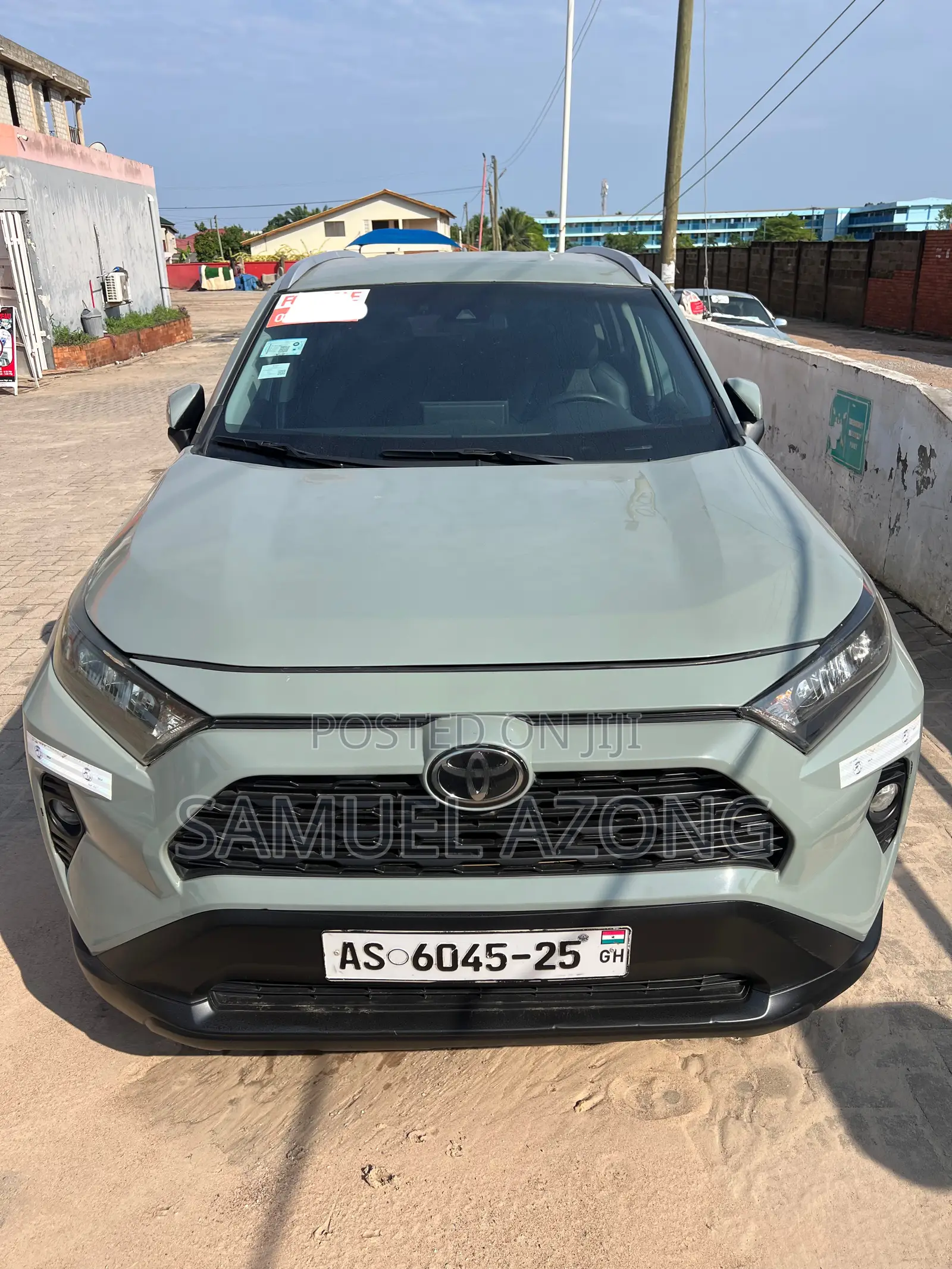 Toyota RAV4 XLE AWD 2020 Gray