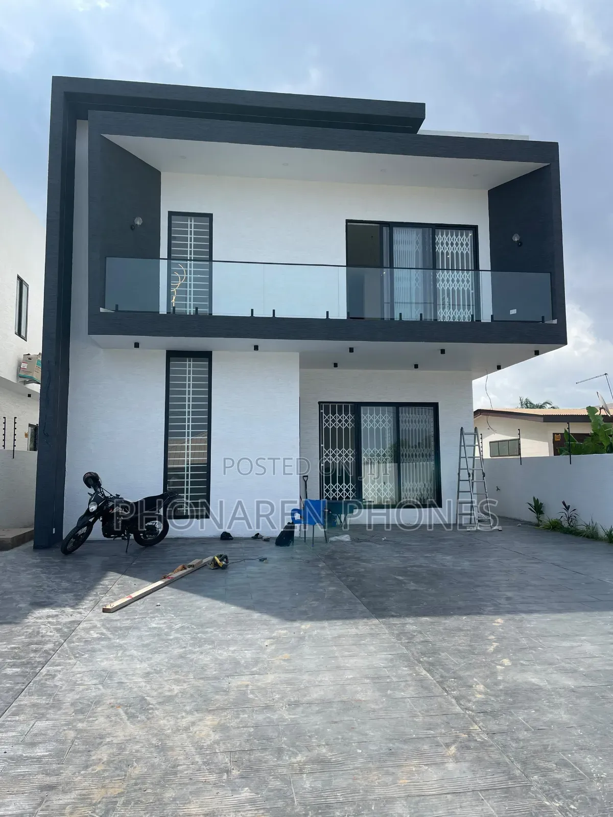 4bdrm House in Sakumono for sale