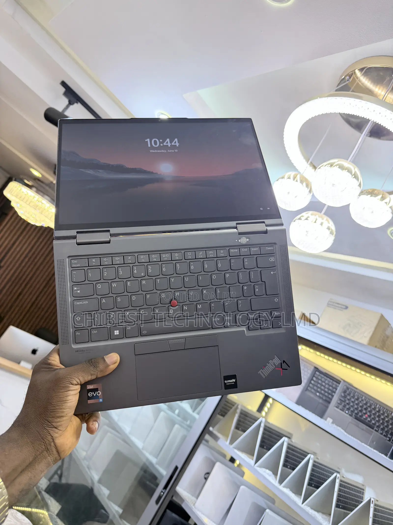 Laptop Lenovo ThinkPad X1 Yoga Gen 8 16GB Intel Core i7 SSD 512GB