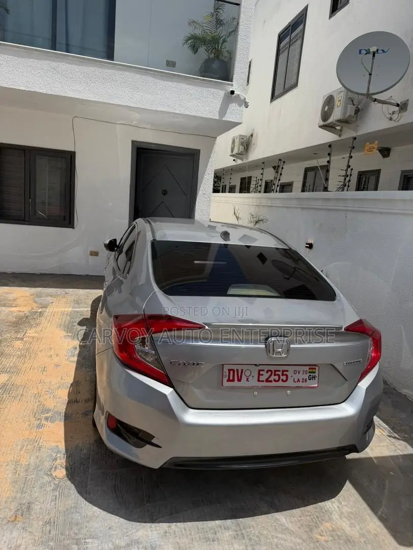 Honda Civic Touring 4dr Sedan (1.5L 4cyl) 2017 Silver