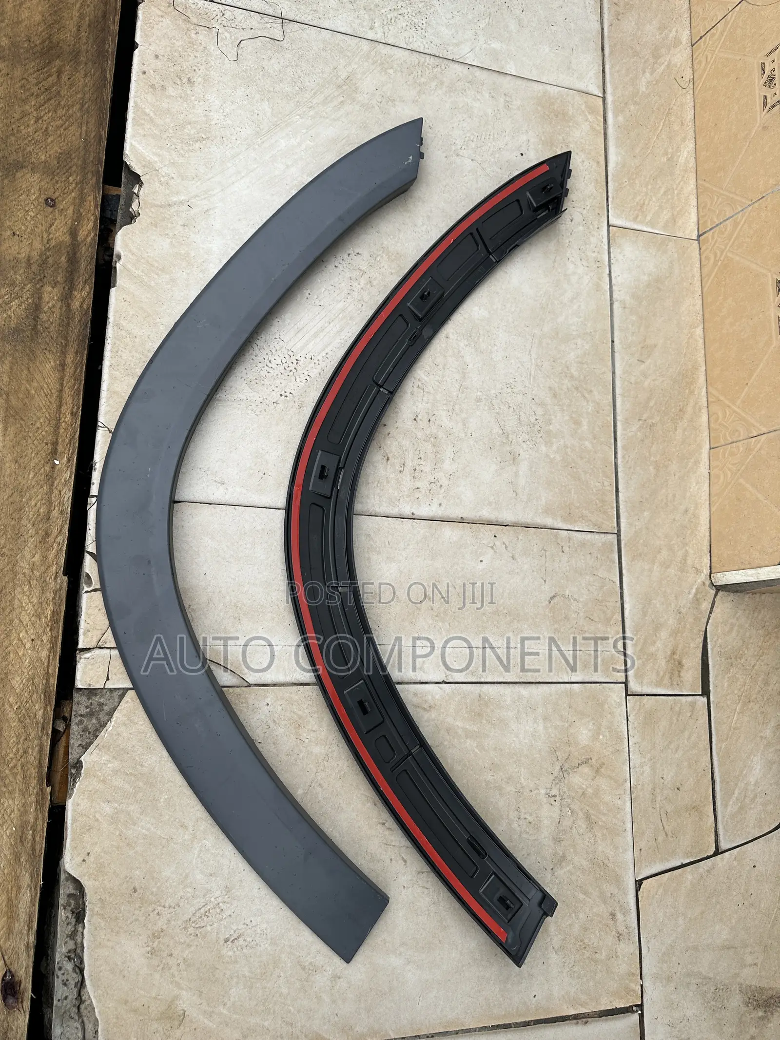 Mercedes Benz W167 (Gle) Fender Mouldings (Pair)