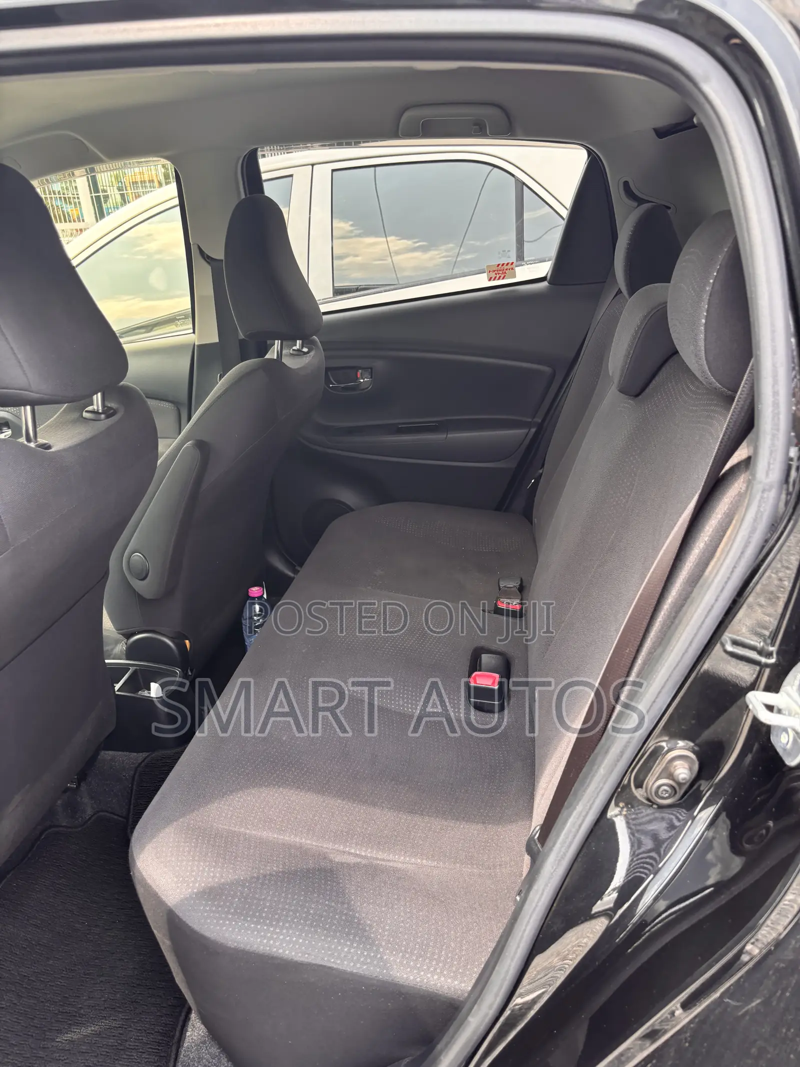 Toyota Vitz 1.3 AWD 5dr 2015 Black