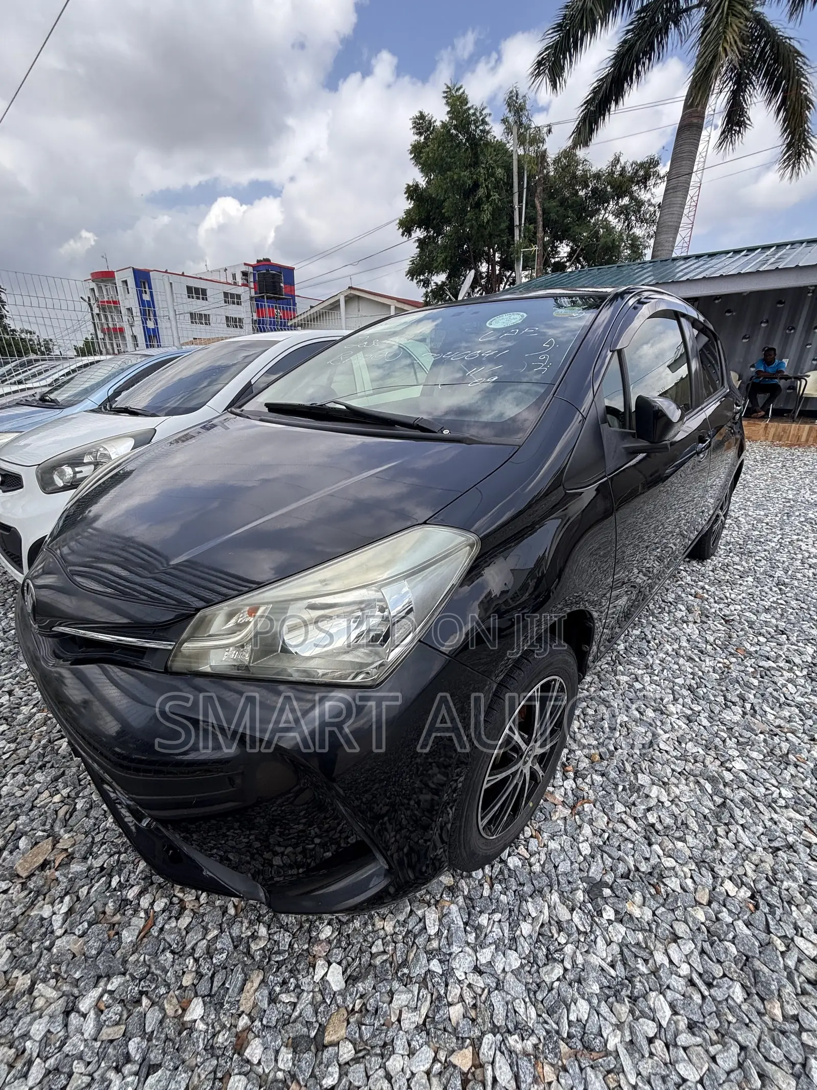 Toyota Vitz 1.3 AWD 5dr 2015 Black