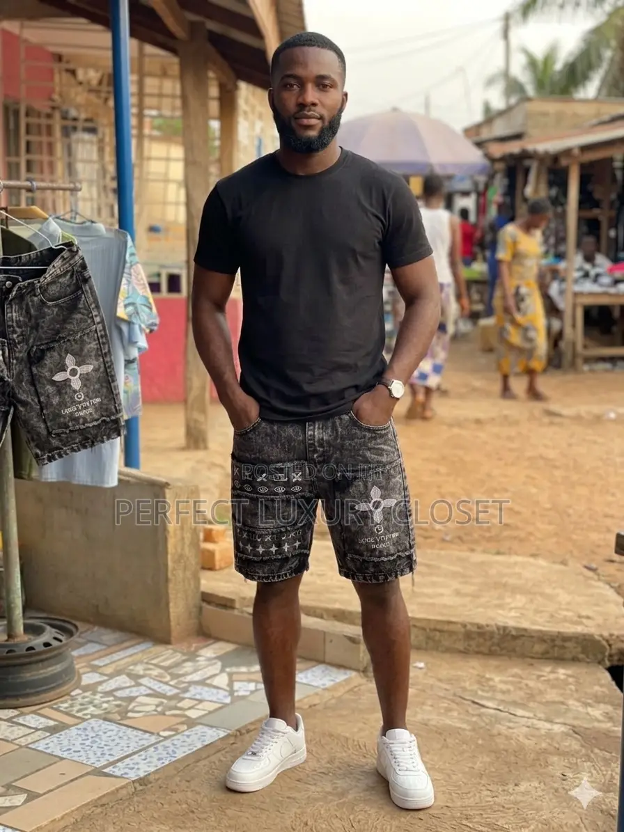Original Louis Vuitton Short Jeans for Men