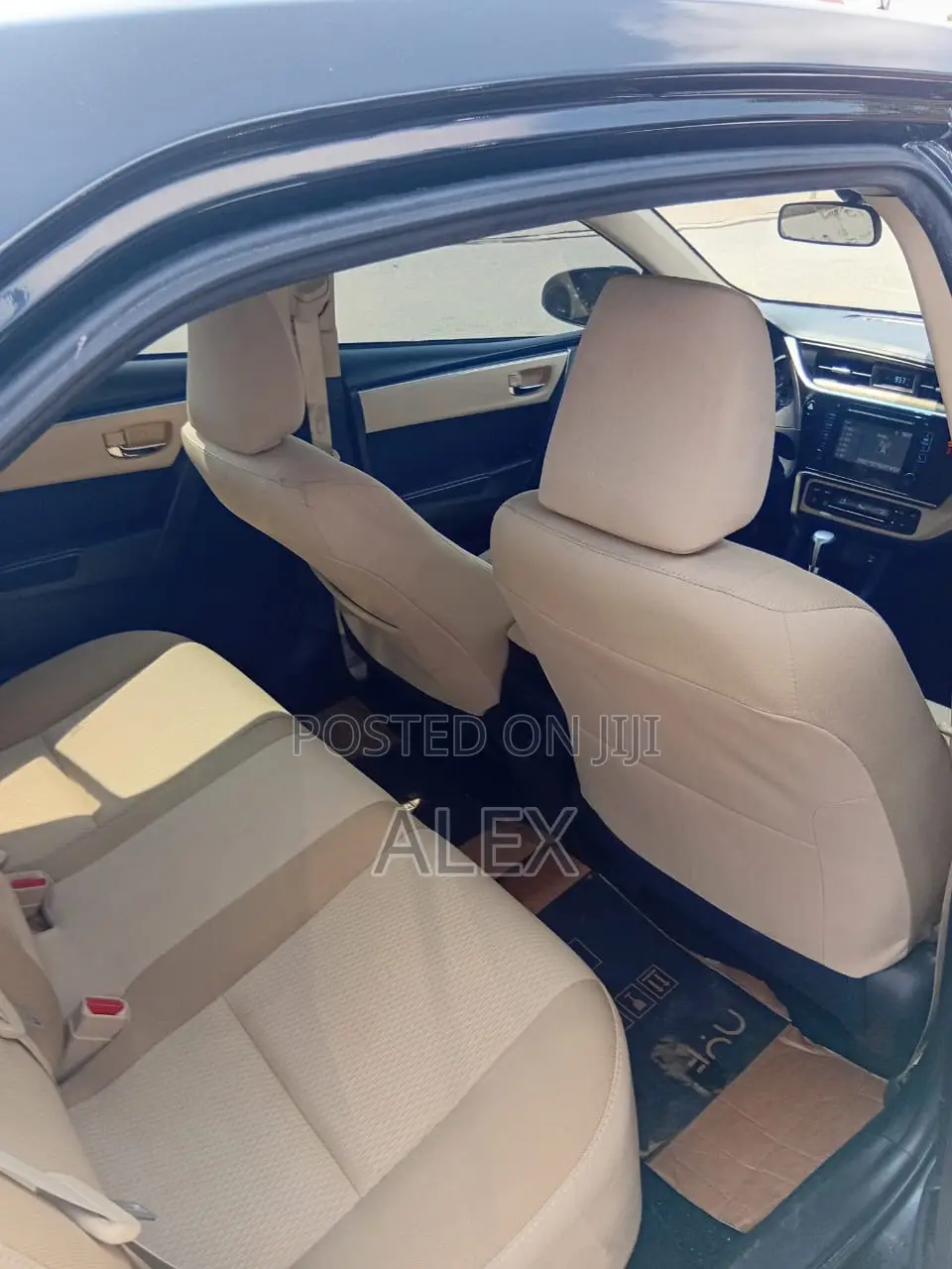 Toyota Corolla LE Eco (1.8L 4cyl 2A) 2018 Black