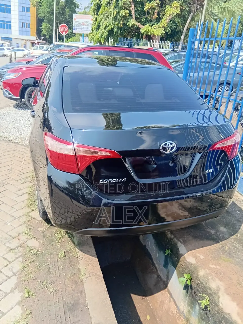 Toyota Corolla LE Eco (1.8L 4cyl 2A) 2018 Black