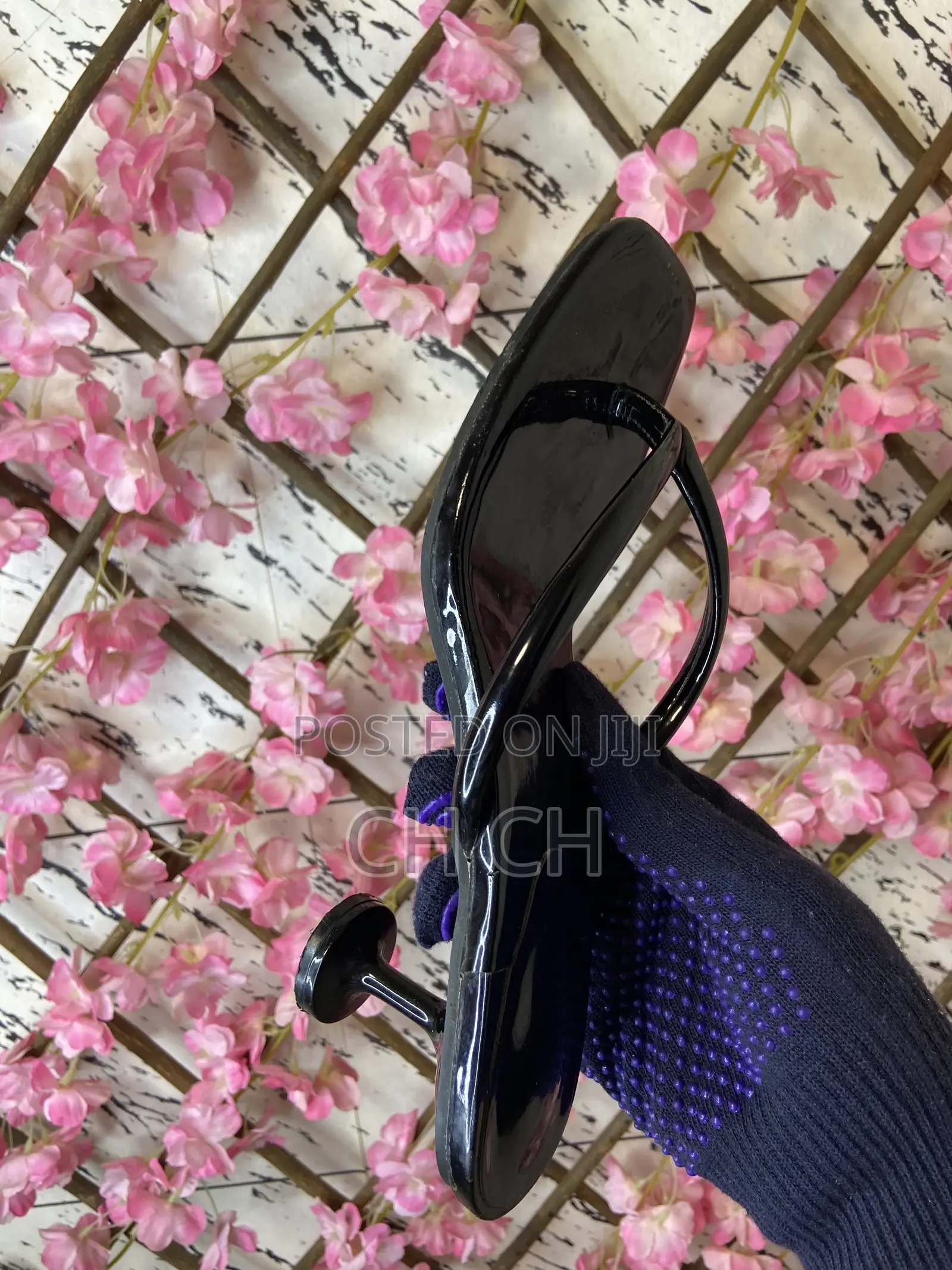 New Beautiful Sleeky Glossy Black Heels
