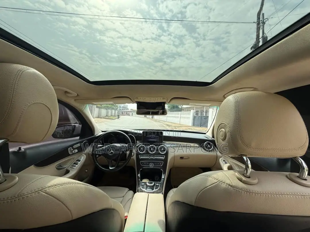 Mercedes-Benz C300 2019 White
