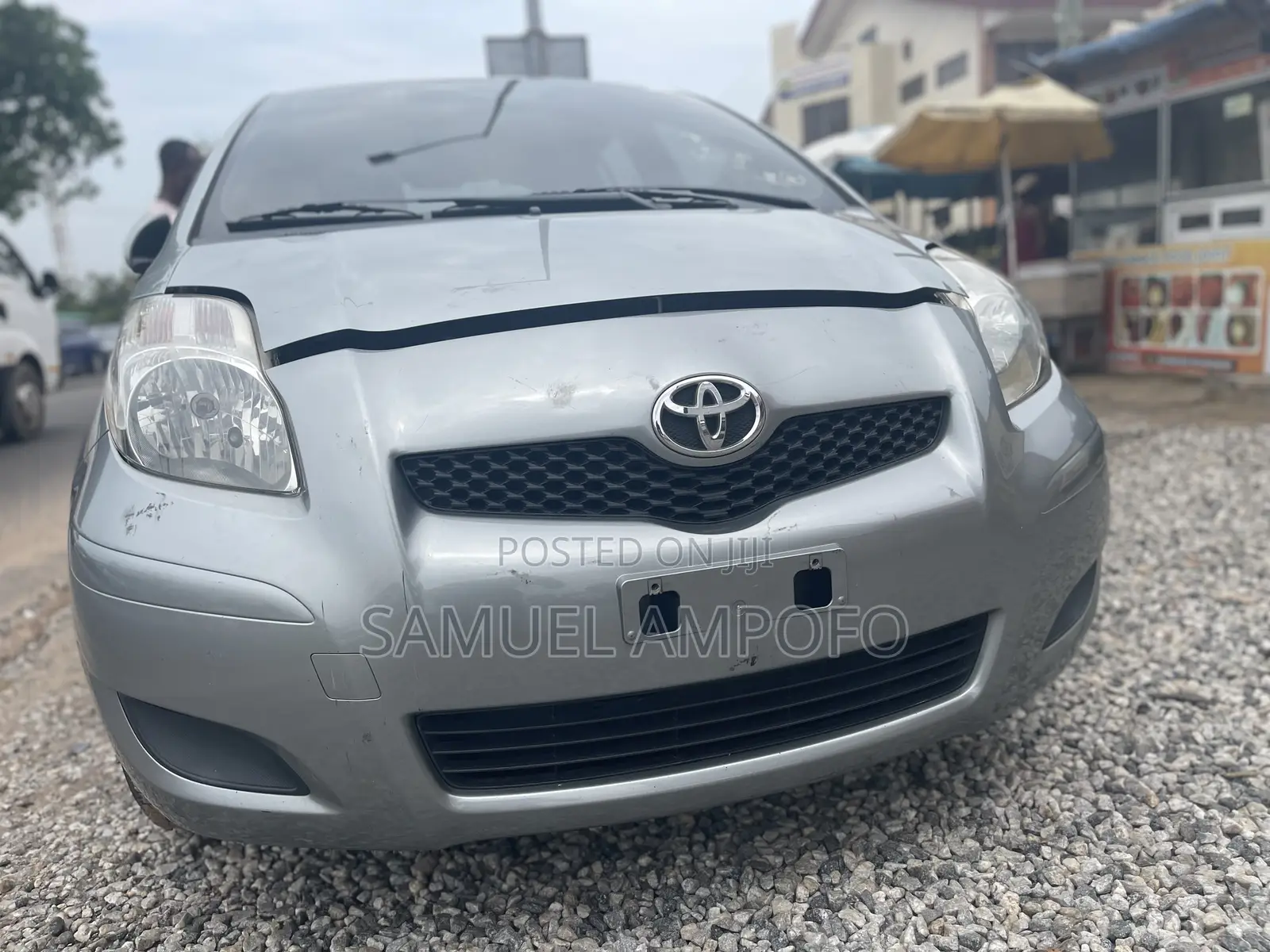 Toyota Yaris Base Hatchback 5dr 2010 Gray