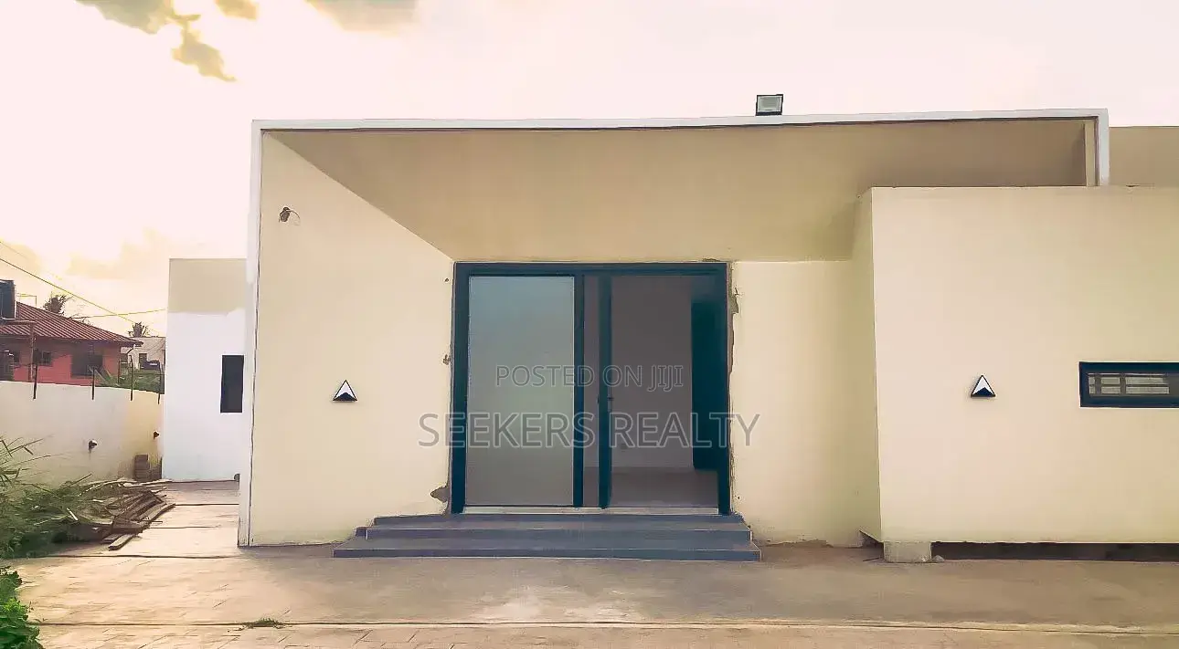 4bdrm Bungalow in Seekers Realty, Accra Metropolitan for sale